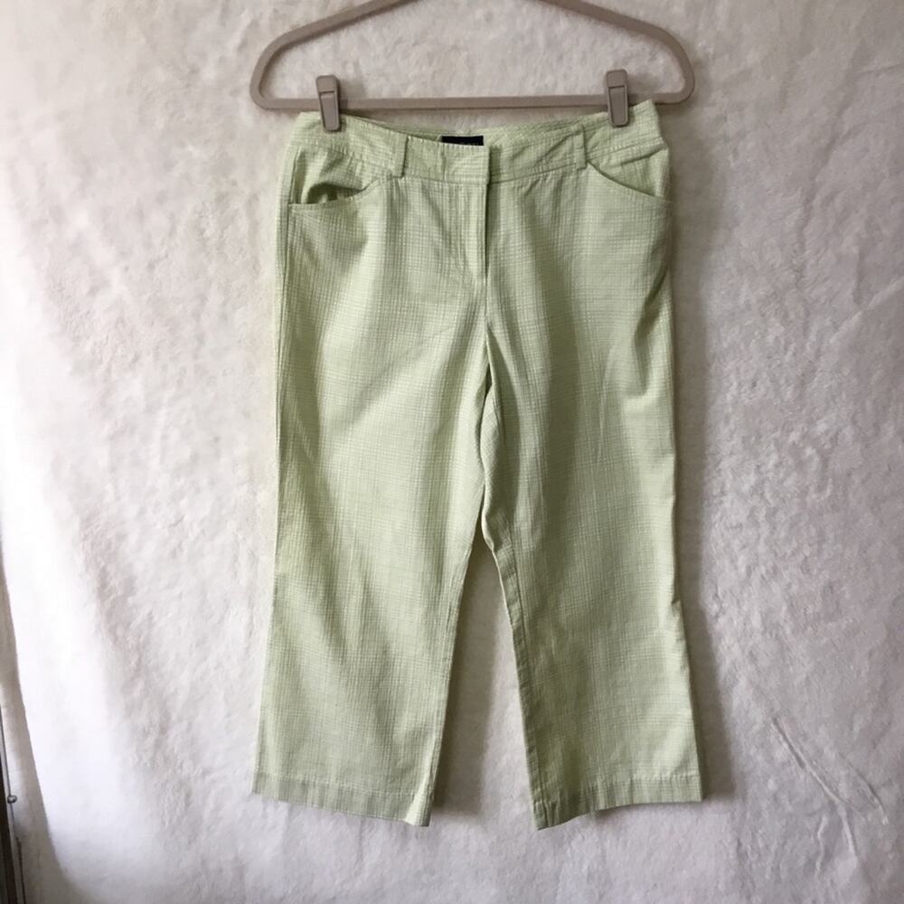 Ann Taylor Green Pattern Crop Pants - Picture 2 of 9